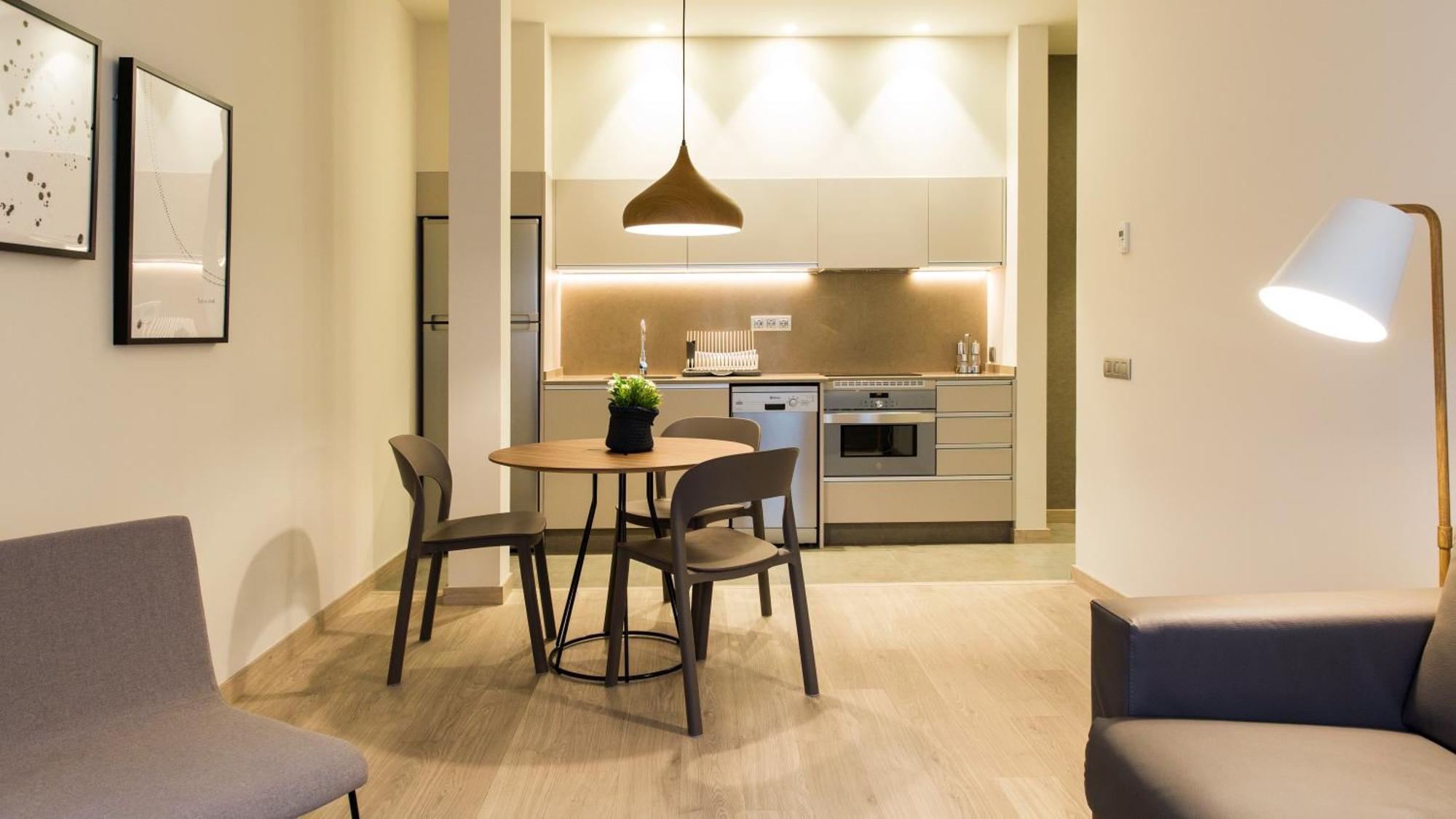 Fisa Rentals Ramblas Apartments Барселона Экстерьер фото