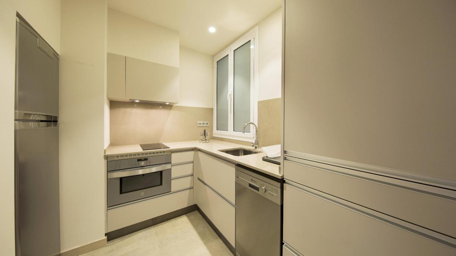 Fisa Rentals Ramblas Apartments Барселона Экстерьер фото