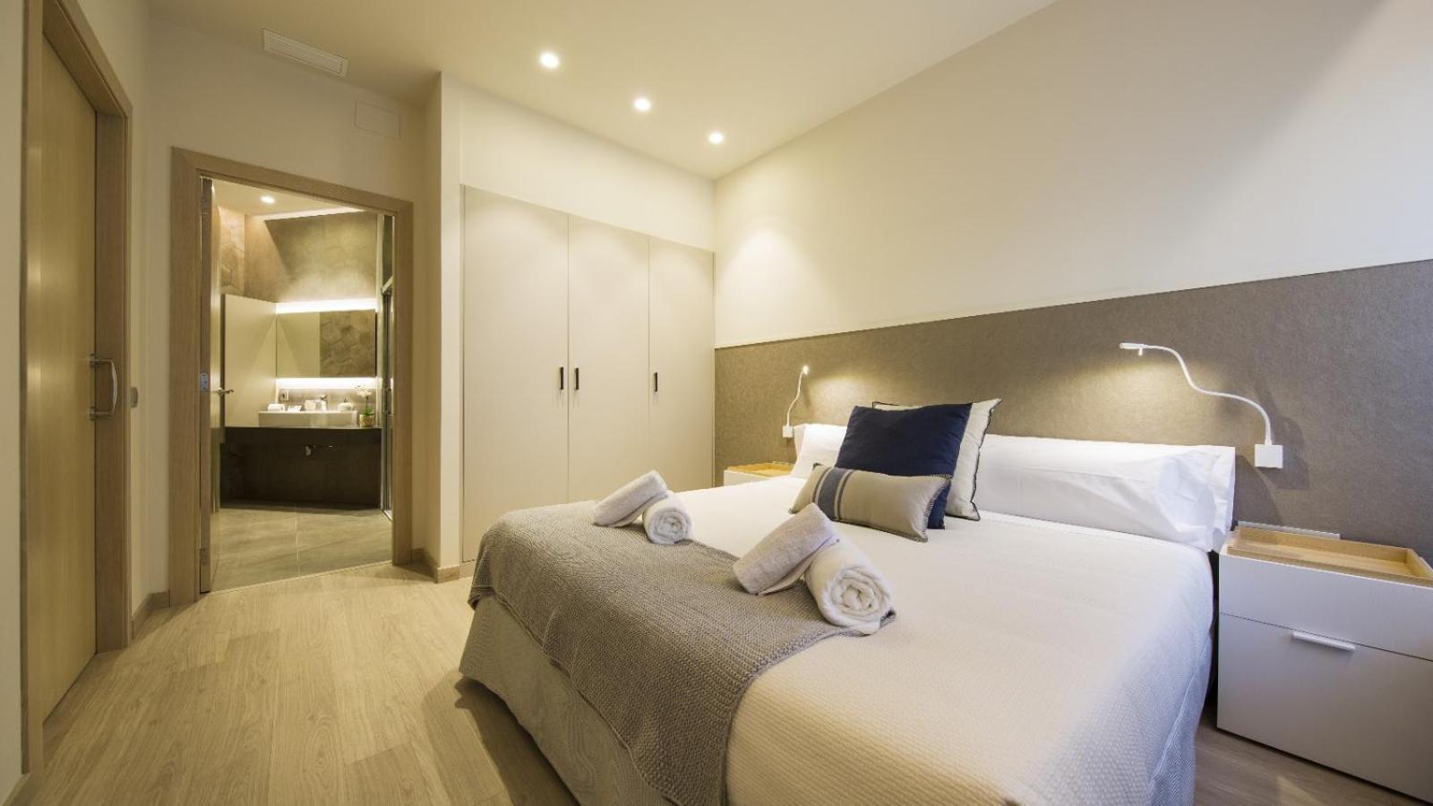 Fisa Rentals Ramblas Apartments Барселона Экстерьер фото