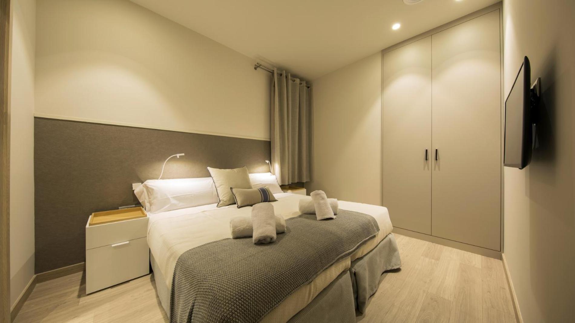 Fisa Rentals Ramblas Apartments Барселона Экстерьер фото